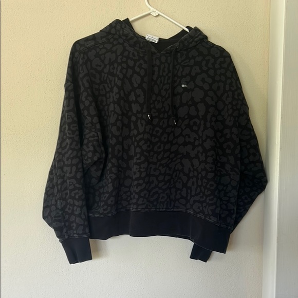 Black Leopard Print Hoodie - Picture 1 of 3